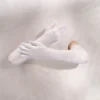Guantes Garland Blancos: Elegancia y Sutileza