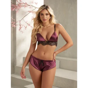 Pijama Leila Vinotinto: Elegancia y Confort Nocturno